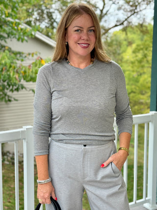 Paper Label Nisa V-Neck in Grey