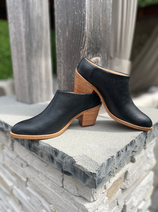 Poppy Barley Leather Heeled Mule in Black