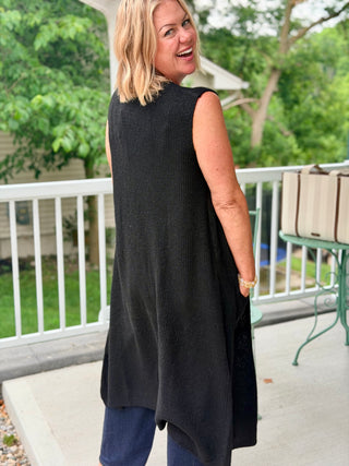Echo Verde Duster Vest in Black