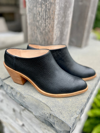 Poppy Barley Leather Heeled Mule in Black