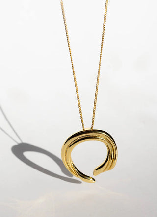Sarah Mulder Hiatus Necklace in Gold