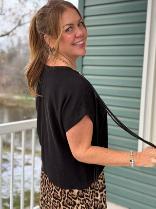 Chlo by Cokluch Shout Top