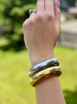 Victoria Emerson Gold Amelia Stretch Bangle