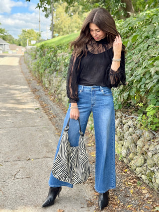 Astrid Ivy Soft Lace Blouse