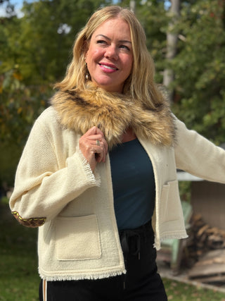 Lele de Baltzac Fur Collar