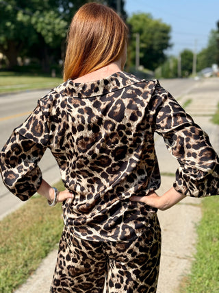 Pistache Leopard Split-V Shirt