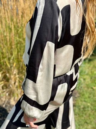 Pistache Abstract Split-V Shirt
