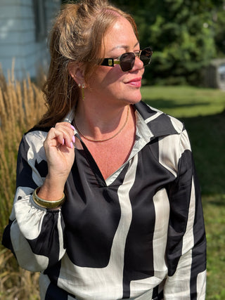 Pistache Abstract Split-V Shirt