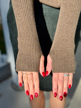 Naïf Kent Cashmere Pullover in Dark Taupe