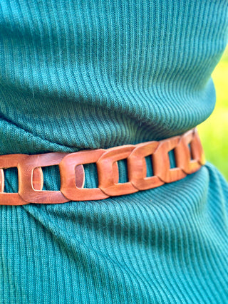 Inian Slung Belt in Cognac