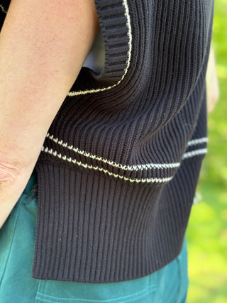 Paper Label Ash Vest in Black