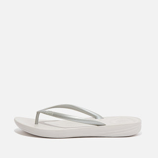 FitFlop IQushion Ergonomic Flip Flop in Silver