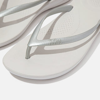 FitFlop IQushion Ergonomic Flip Flop in Silver