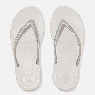 FitFlop IQushion Ergonomic Flip Flop in Silver