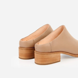 Poppy Barley Low-Down Heeled Mule in Biscotti