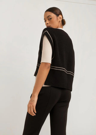 Paper Label Ash Vest in Black