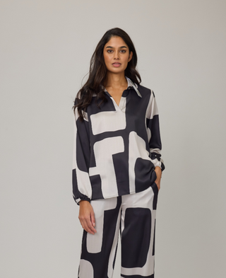 Pistache Abstract Split-V Shirt
