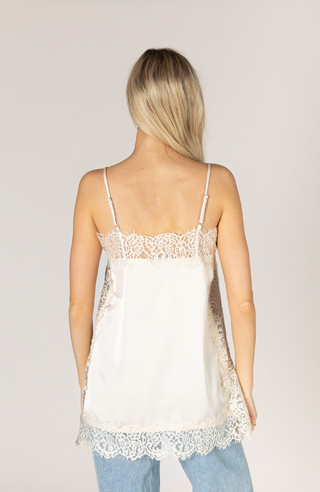 Lyla + Luxe Lace Cami Top in Champagne