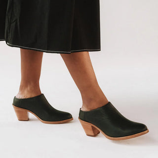 Poppy Barley Leather Heeled Mule in Black