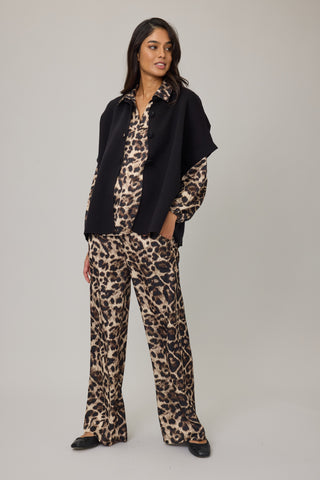 Pistache Leopard Split-V Shirt