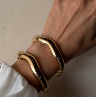 Hoopla Style Editorial Wavy Cuff