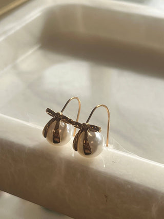 November's Eve Theadora Bow & Pearl Drop Earring